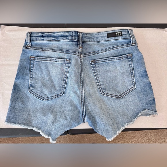 Kut from the Kloth Women’s Distressed Gidget Fray Blue Jean Shorts Size 6 - Picture 2 of 12